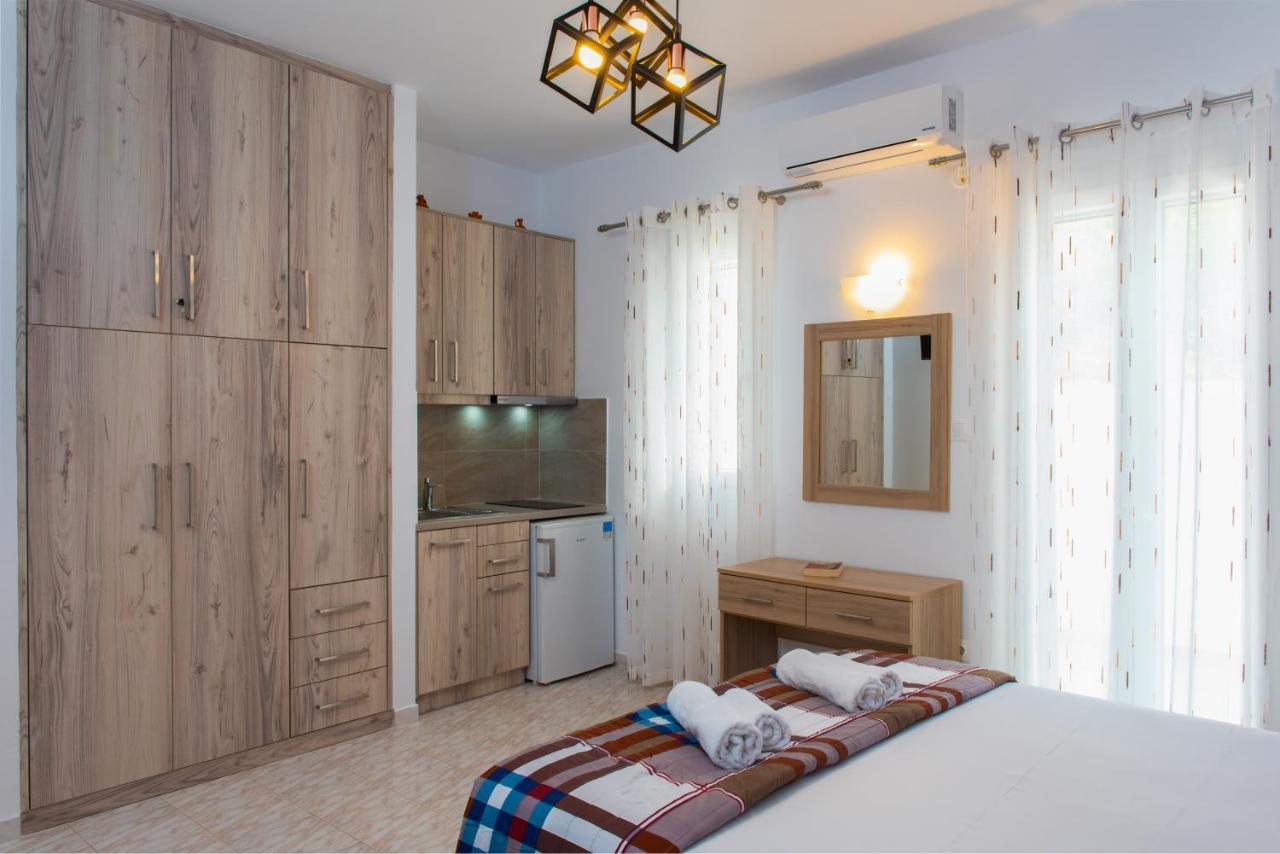 Theodora Rooms Kamares  Exterior photo