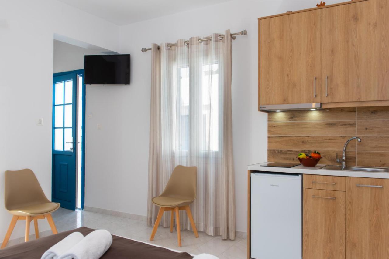 Theodora Rooms Kamares  Exterior photo